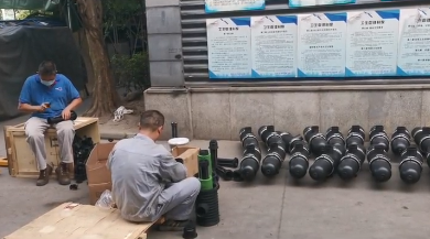 疊片污水處理器，正在裝配